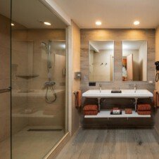 ORI_19_079+-+Bathroom.+Superior+family+room