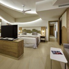 XAQ_24_147+-+2+Bedroom+Swim-up+Family+Room