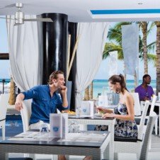 XJM_13_011+-+Chill-out_beach+bar