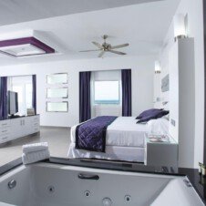 XJM_13_122+-+Jacuzzi+suite