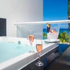 XJM_24_203+-+Suite+Jacuzzi+Ocean+Front+Elite+Club+by+Riu